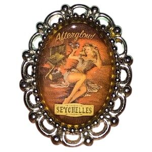 Vintage 1980 Pin Up Girl Brooch